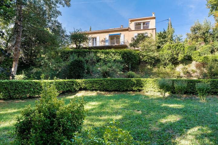 Location de vacances pour 6 personnes, avec Balcon et Jardin à Pierrelongue