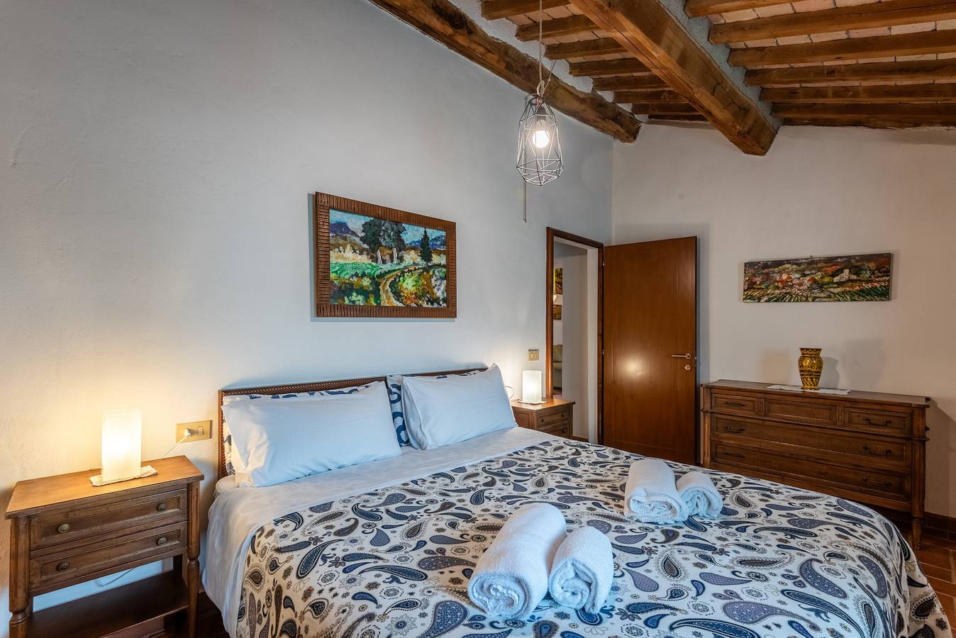 Appartement entier, Appartement 'Podere Il Tigliolo Sulla' avec piscine partagée, terrasse privée et Wi-Fi in Castiglione d'Orcia region, Val d'Orcia