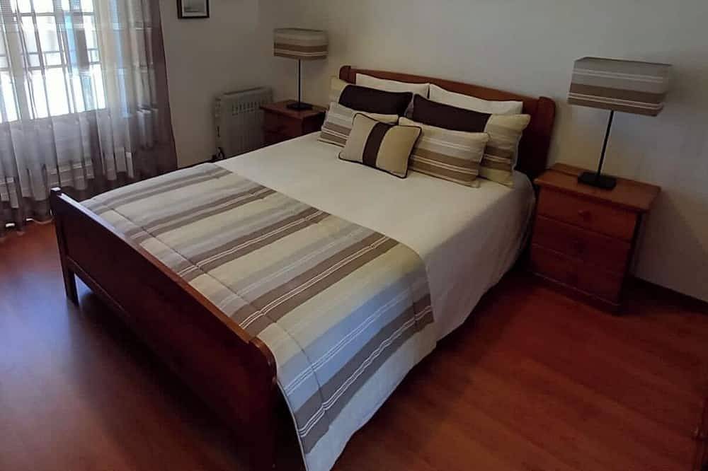 2 bedrooms with private pool, sea/lagoon view, close to Óbidos in Óbidos, Leiria District