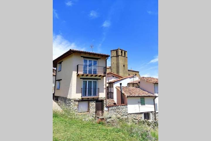 Apartamento para 8 personas, con Balcón además de Terraza y Vistas en Enciso