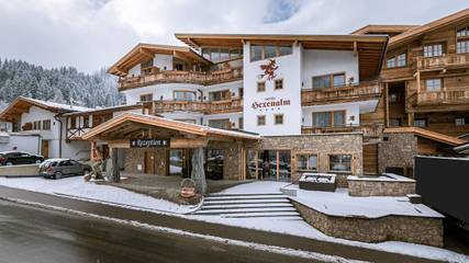 Ferienwohnung für 6 Personen, mit Pool und Garten sowie Sauna, kinderfreundlich in Kaisergebirge