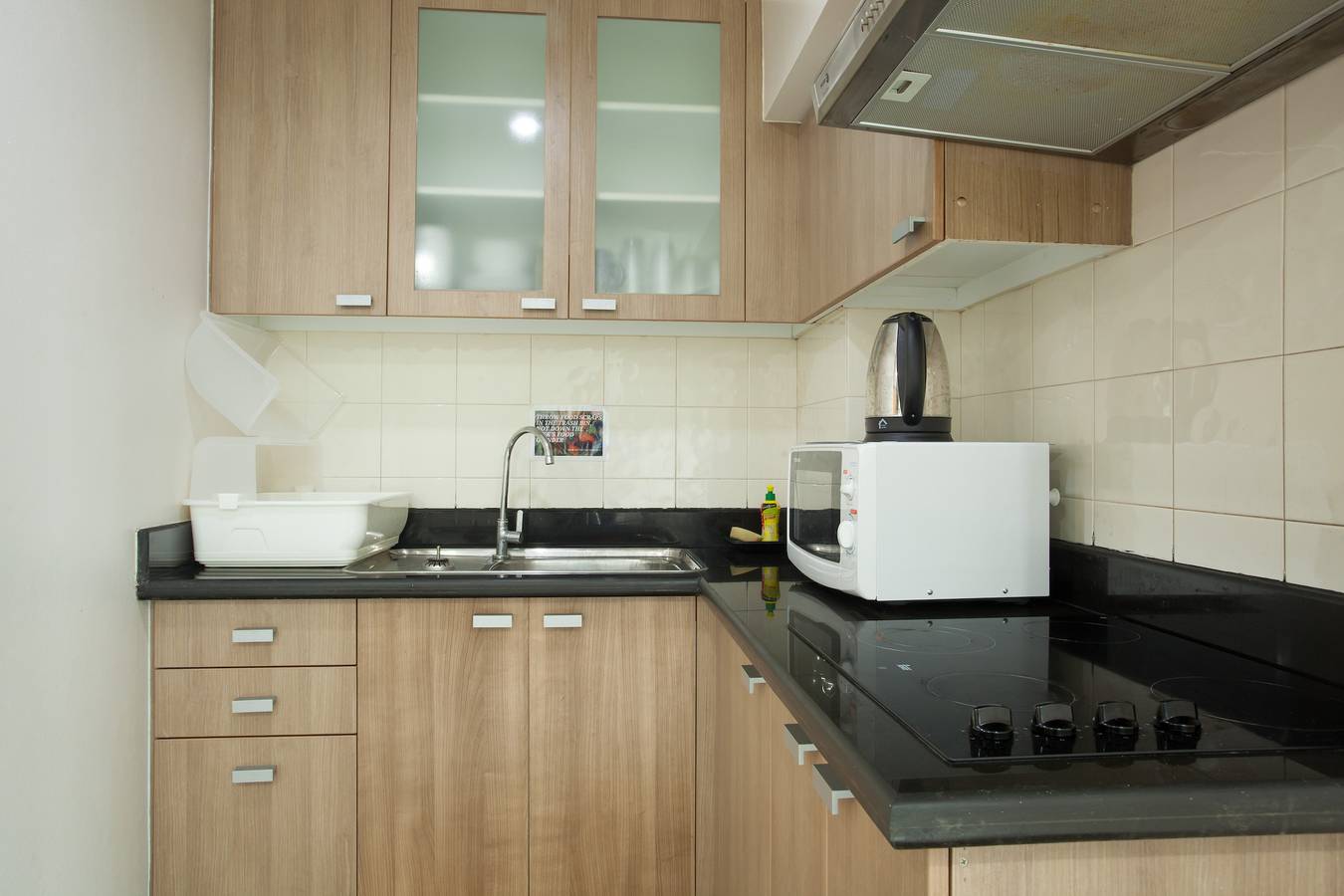 Ganze Ferienwohnung, 2C Serviced Apartment mit 2 Schlafzimmern im Stadtzentrum und Gemeinschaftspool in Watthana District, Bangkok