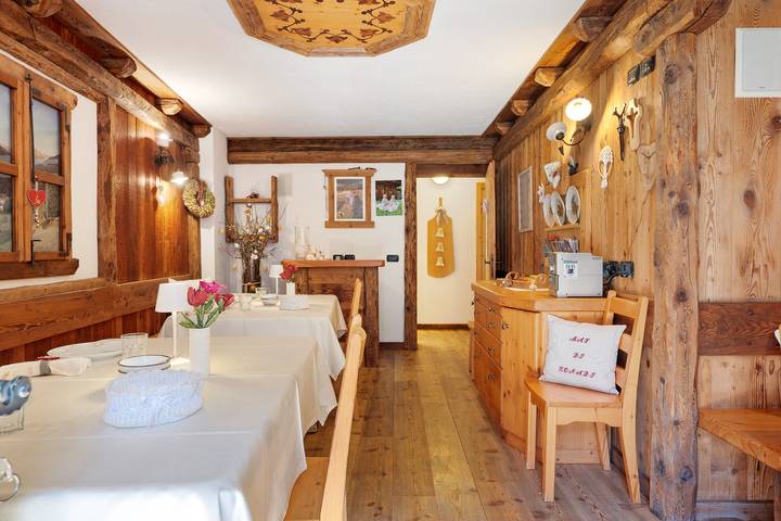 Location de vacances pour 14 personnes, avec bassin pour enfant ainsi que jardin et jacuzzi, animaux acceptés à Rabbi