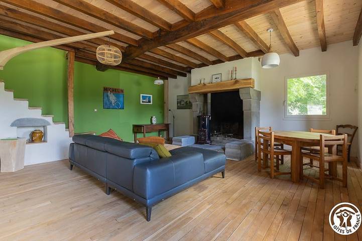 Location de vacances pour 4 personnes, avec jardin à Saint-Sauves-d'Auvergne