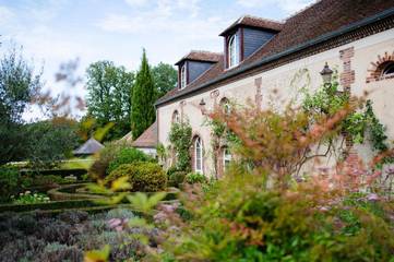 Cottage pour 8 personnes, avec jardin ainsi que piscine et vue dans Charny-Orée-de-Puisaye
