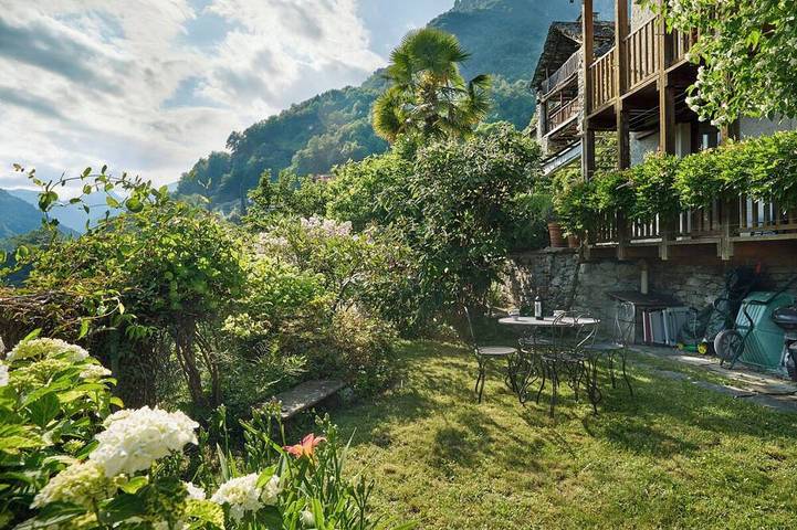 Ferienhaus für 4 Personen, mit Garten und Balkon