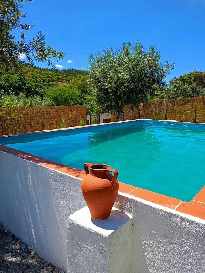 Location de vacances pour 6 personnes, avec piscine ainsi que jardin et vue, animaux acceptés à Portalegre