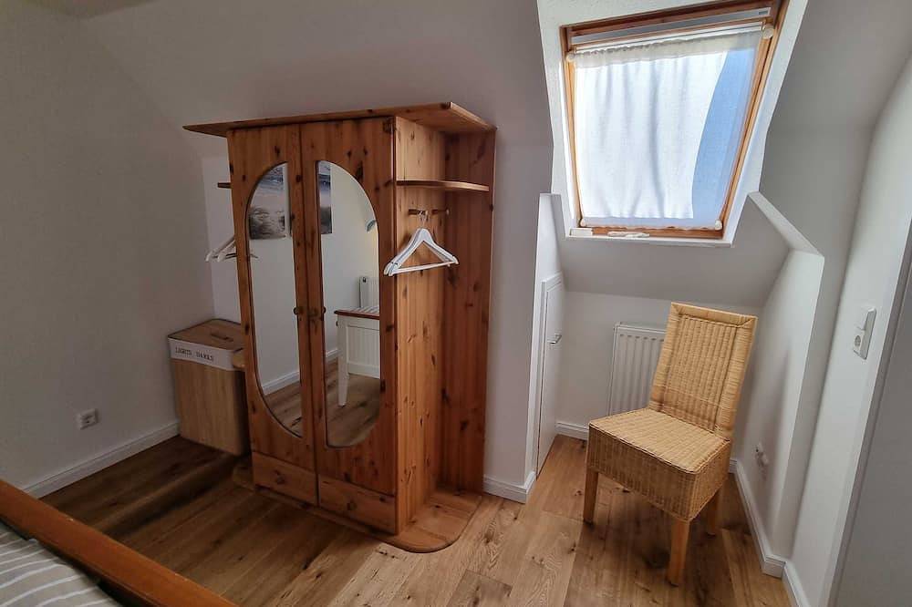 Das Nordseehaus mit Piratennest in Nordstrand (Gemeinde), Nordstrand
