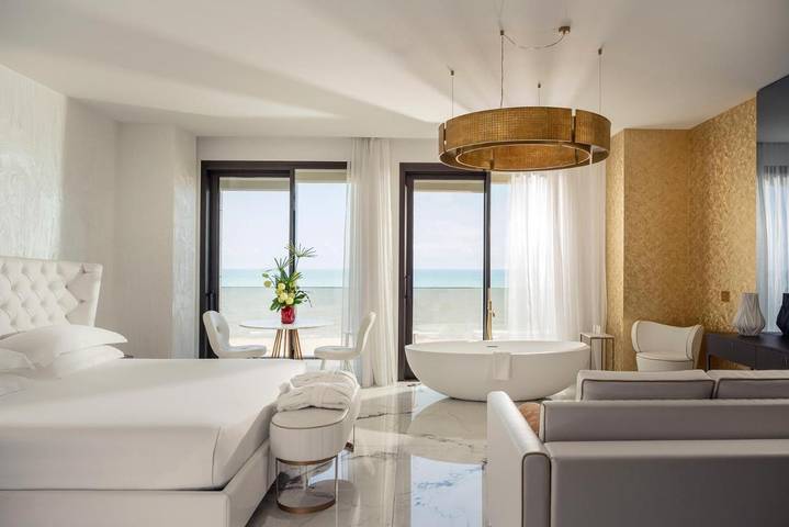 Hotel voor 2 personen, with zwembad and sauna as well as uitzicht and terras, met huisdier in Riccione