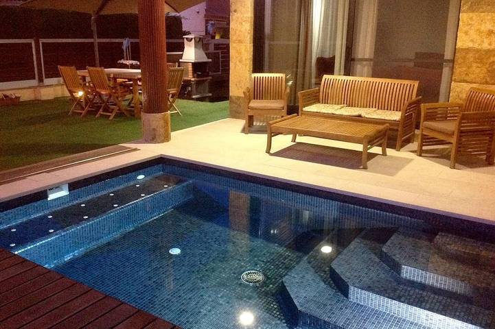 Chalet para 8 personas, con jardín - 1