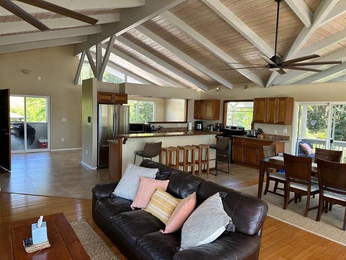 Villa voor 9 personen, with uitzicht op het meer and zwembad as well as tuin and uitzicht in Hawai