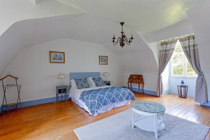 Location de vacances pour 2 personnes, avec Balcon et Jacuzzi ainsi que Terrasse et Jardin à Joué-lès-Tours