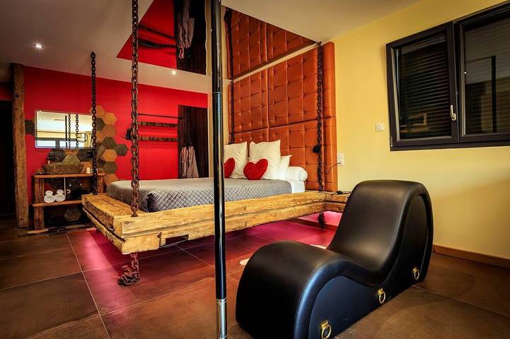 Gîte pour 2 personnes, avec sauna et jacuzzi dans Carspach