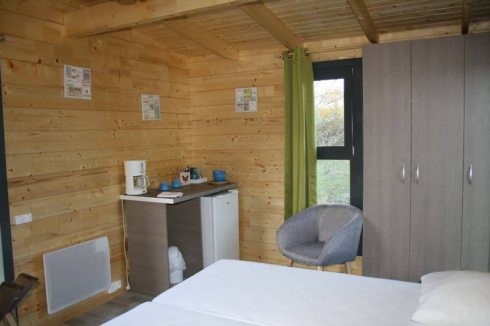 Cabane taboo in Chamberet, Région de Tulle