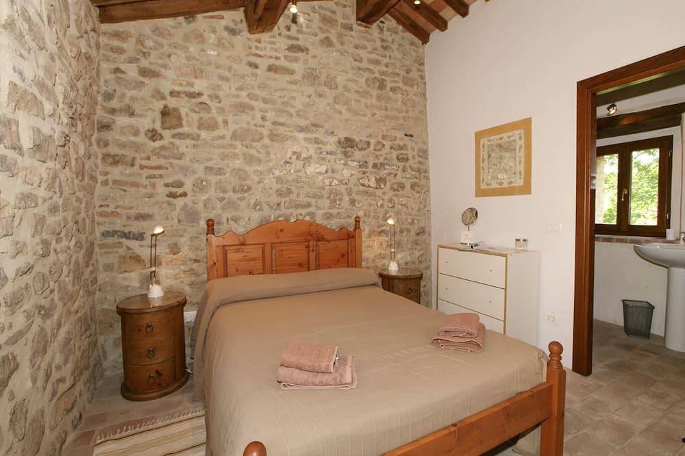 Casa en Umbría con vistas al lago y piscina in Lisciano Niccone, Valtiberina