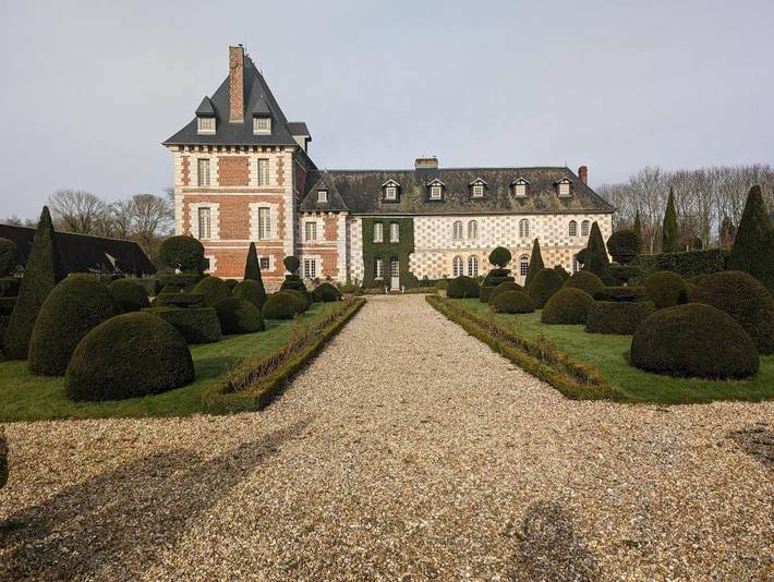 Gîte pour 2 personnes, avec piscine ainsi que vue et jardin dans Bouquetot