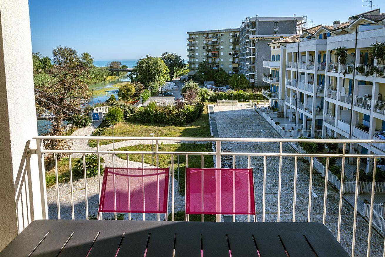 Ganze Wohnung, Ferienwohnung für 5 Personen mit Balkon/Terrasse in Porto Recanati, Adriaküste Marken