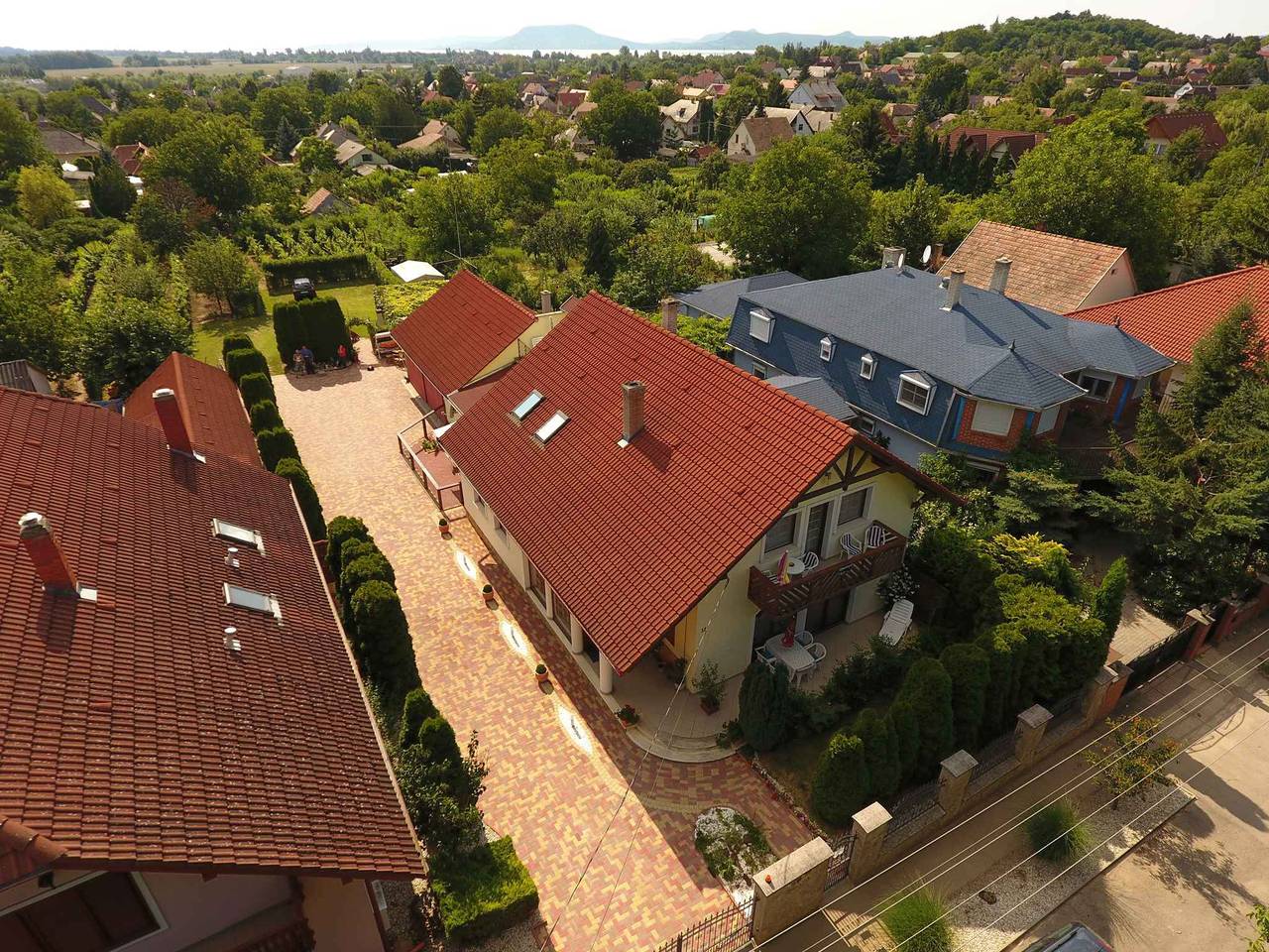 Ganze Ferienwohnung, Ferienwohnung mit großer Terrasse, Klimaanlage und Wifi  in Balatonboglar, Plattensee Südufer