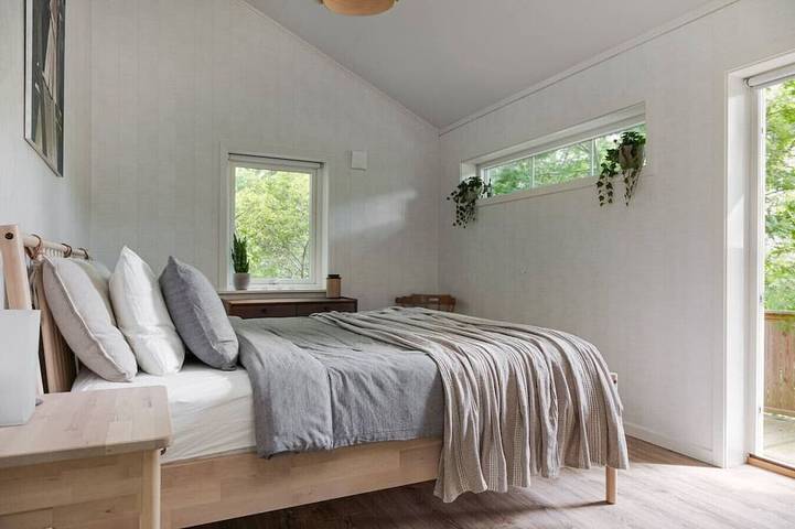 Lakeview spacious family home in Trollhättan, Västergötland