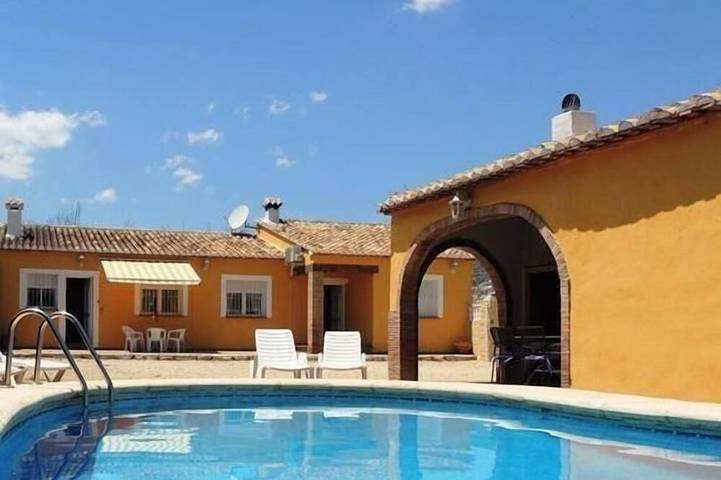 Villa voor 7 personen, met tuin en zwembad in Jalón