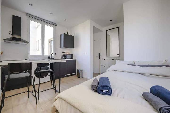Ganze Wohnung, Renovated Studio walking distance to Paris in Montrouge, Hauts-de-Seine