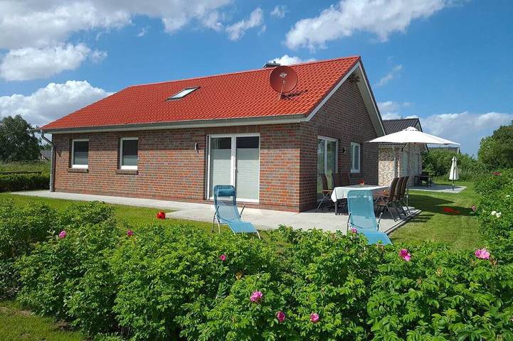 Ferienhaus für 6 Personen, mit Sauna und Terrasse sowie Garten - 1