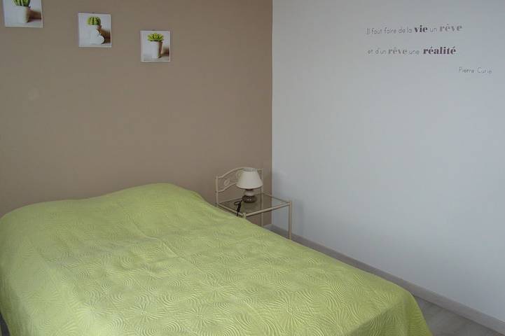 Location de vacances pour 6 personnes, avec piscine et jardin ainsi que terrasse et jacuzzi à Bressuire - 2