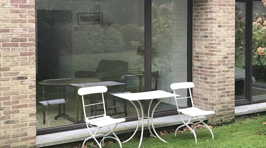 Location de vacances pour 3 personnes, avec terrasse ainsi que jardin et vue à Lasne - 3