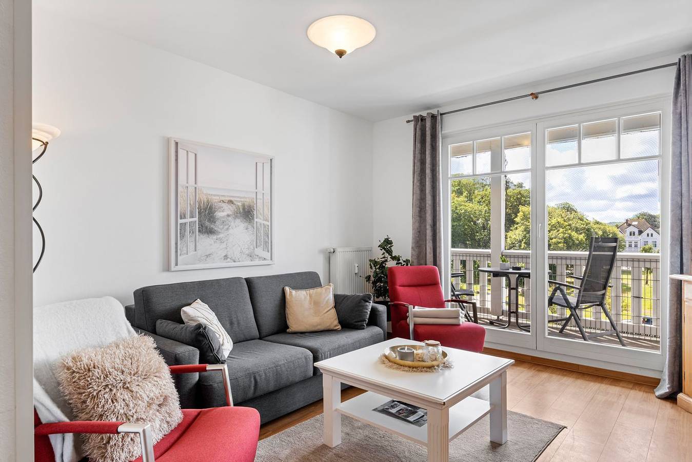 Entire apartment, Haustierfreie Ferienwohnung in erstklassiger Strandlage an der Ostsee mit Loggia in Ostseebad Kühlungsborn, Kühlungsborn