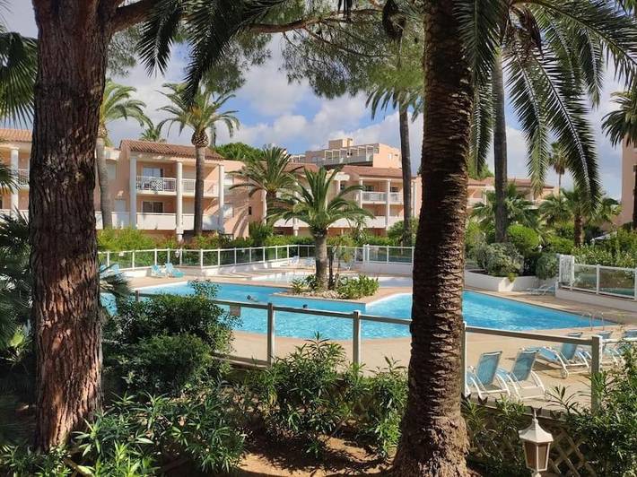 Apartamento de vacaciones para 4 personas, con balcón además de piscina y vistas - 1
