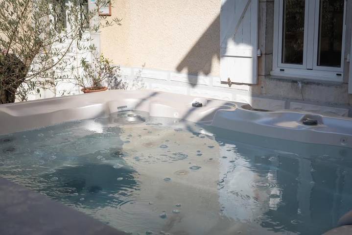 Location de vacances pour 6 personnes, avec jardin et jacuzzi à Ledeuix - 3