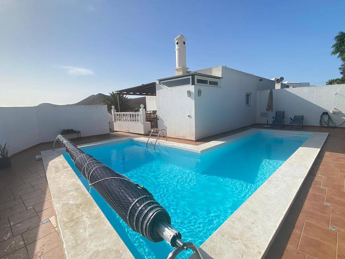 Villa in Conil, Tías