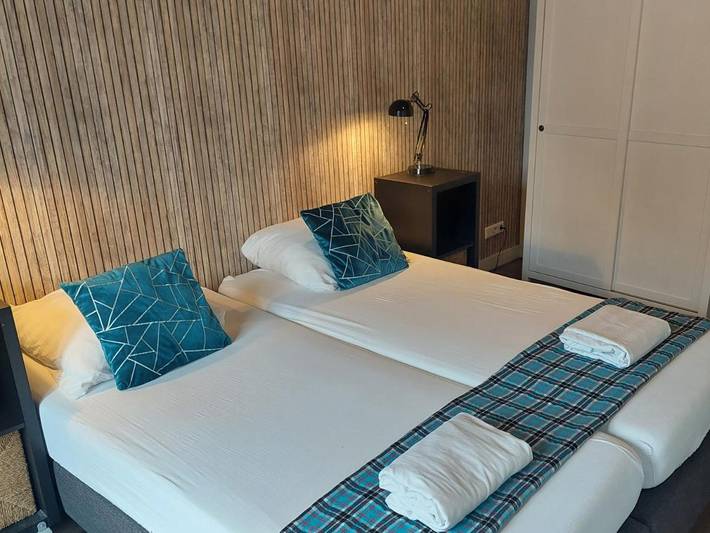 Chambre d’hôte pour 4 personnes, avec terrasse et vue - 1