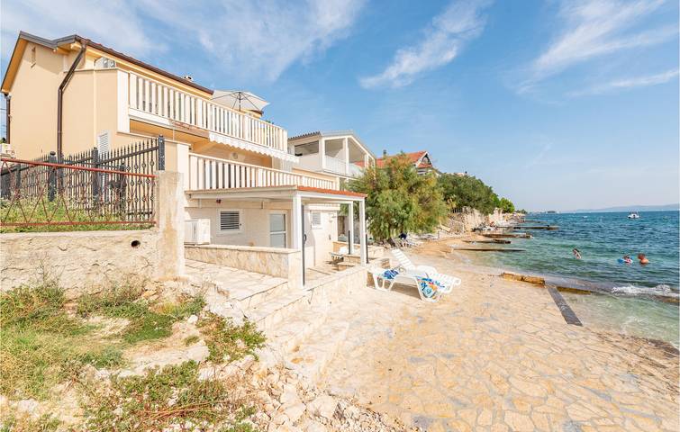 Ferienwohnung für 4 Personen, mit Terrasse in Bibinje