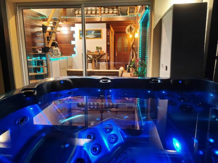 Holiday home for 2 people, with hot tub and garden as well as sauna - 1