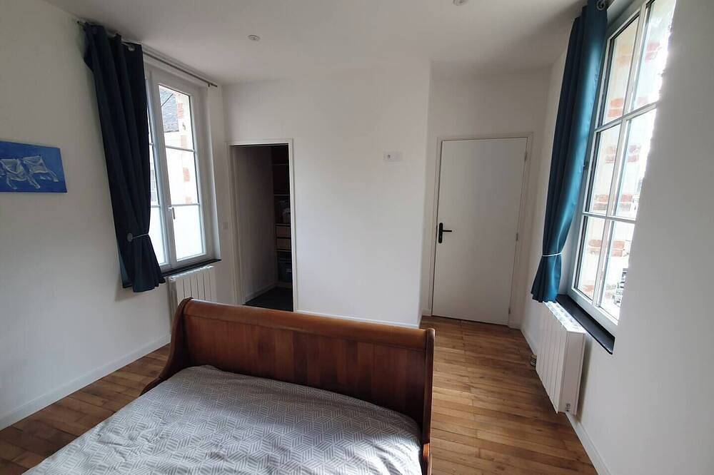 Appartement entier, Appartement centre ville avec 200 m2 de terrain in Château-Gontier-sur-Mayenne, Mayenne