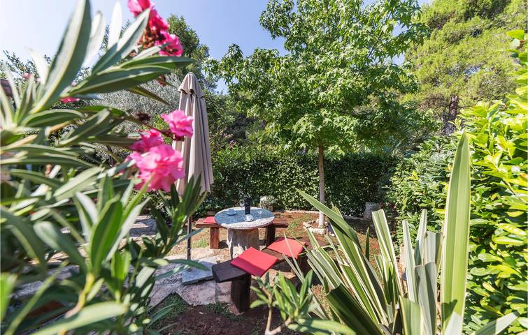 Encantador apartamento con terraza, wifi y acceso a la playa: ¡la escapada perfecta! in Pula-Medulin, Pula