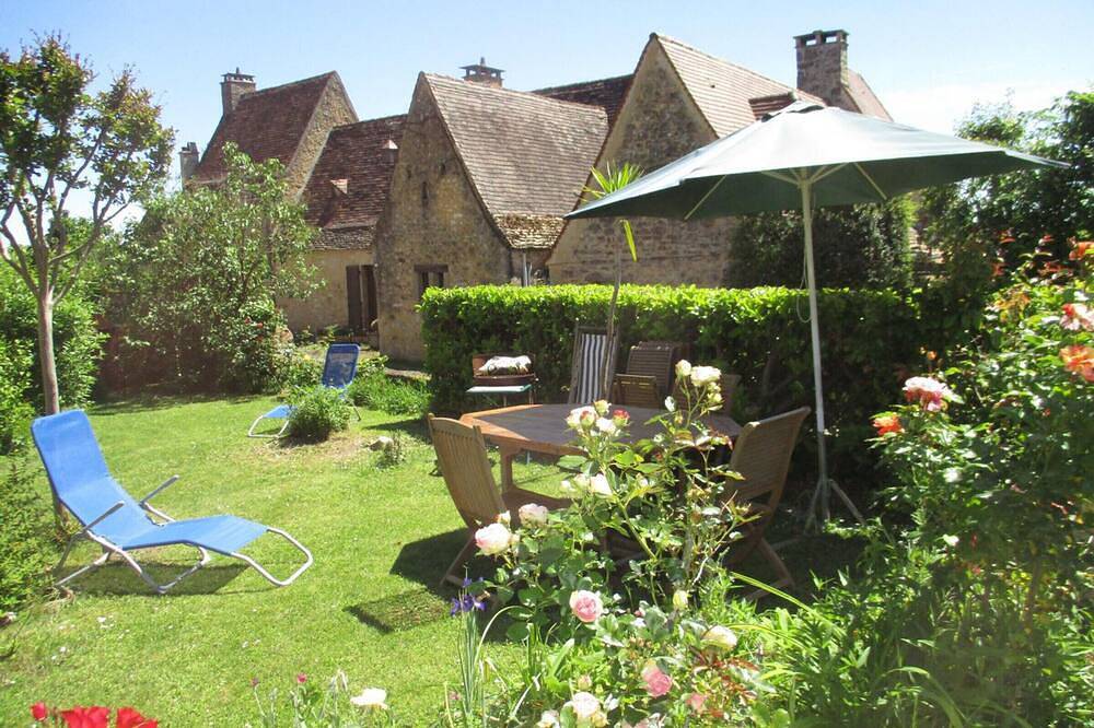 Apartamento entero, Casa con jardín, Wifi, admite mascotas, parking en Beynac in Beynac-et-Cazenac, Périgord Noir