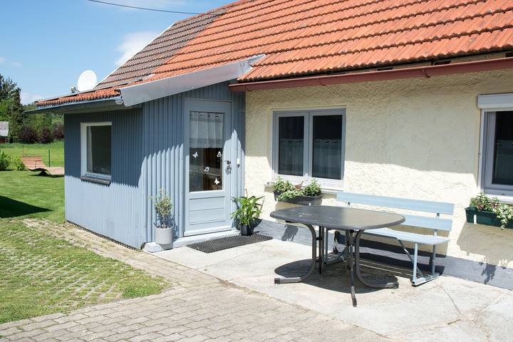 Appartamento intero, Appartamento 'Kleiner Spatz' con terrazza, giardino in comune e Wi-Fi in Winterstetten, Leutkirch im Allgäu