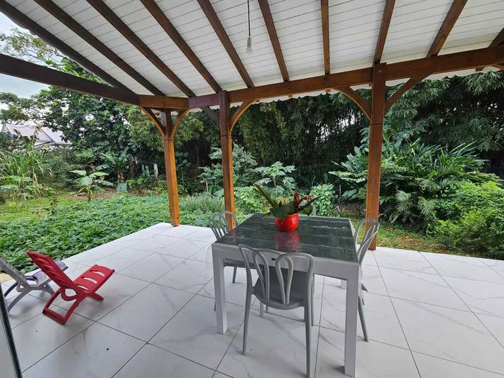 Vacation rental for 2 people, with terrace in Guadeloupe (Caribbean)