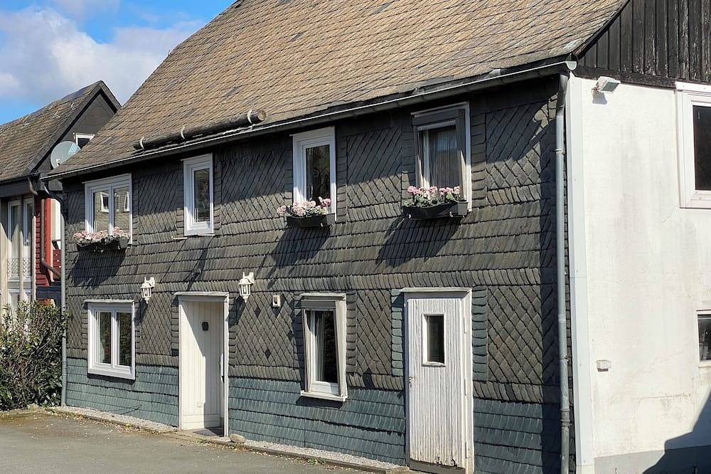 Haus Bornstein, cozy fachwerk house near Winterberg. Pet friendly! in Olsberg, die Mittelgebirge