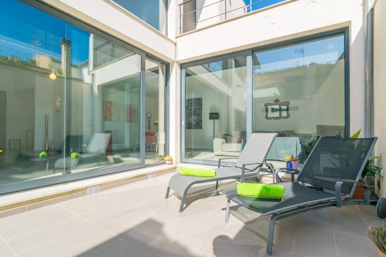 Marte - Chalet with terrace in Sa Pobla. Free Wifi in Sa Pobla, North Majorca