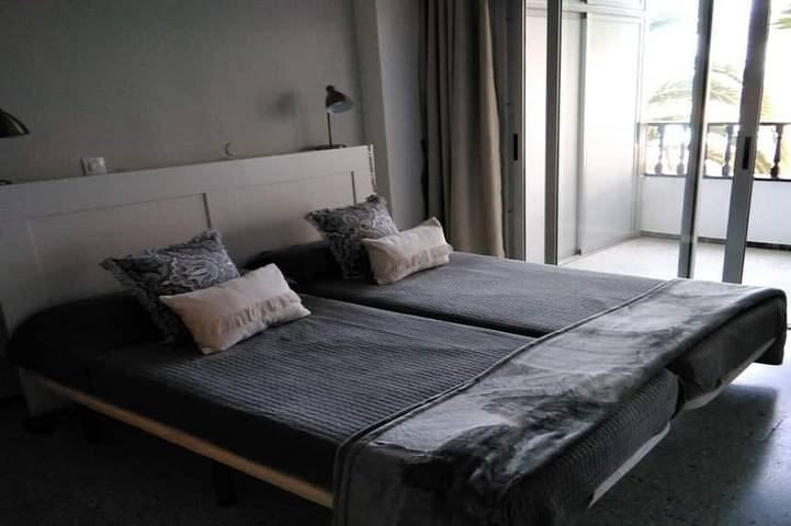 Ferienwohnung für 3 Personen, mit Balkon und Pool sowie Garten in Playa del Águila - 2