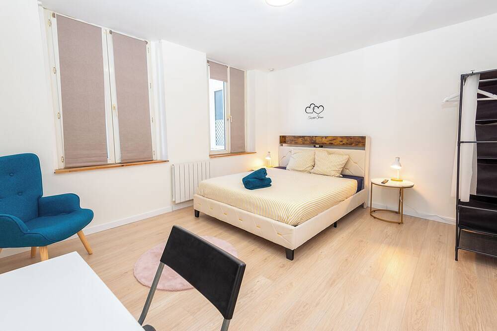Apartamento entero, La Santa House 50M2 Refurbished Apartment in Dunkerque, Costa de las Dunas de Flandes
