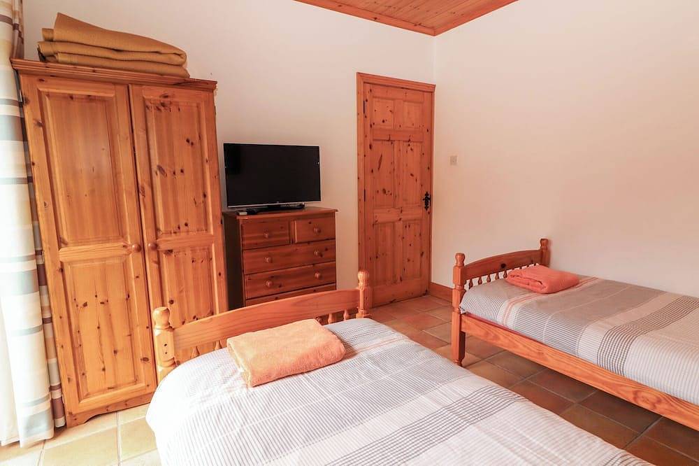 Finn House, pet friendly in Castlegregory, County Kerry in Dingle Peninsula