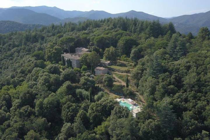 Maison de vacances pour 14 personnes, avec piscine ainsi que jardin et vue
