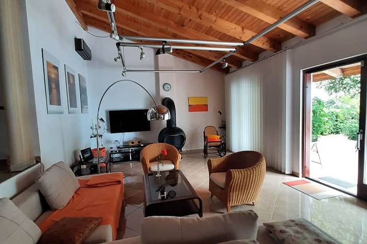 Villa pour 5 personnes, avec balcon et jardin, animaux acceptés à Mimice - 2