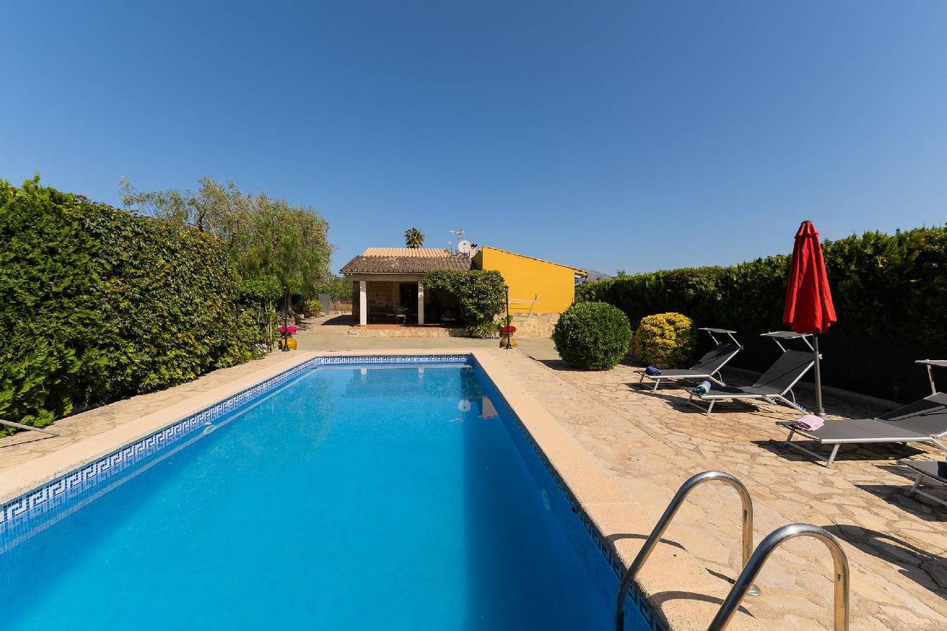 Country holiday villa , private pool, 3 bedrooms,near Buger,  10 minutes drive from beaches in Búger, Majorque l'intérieur des terres