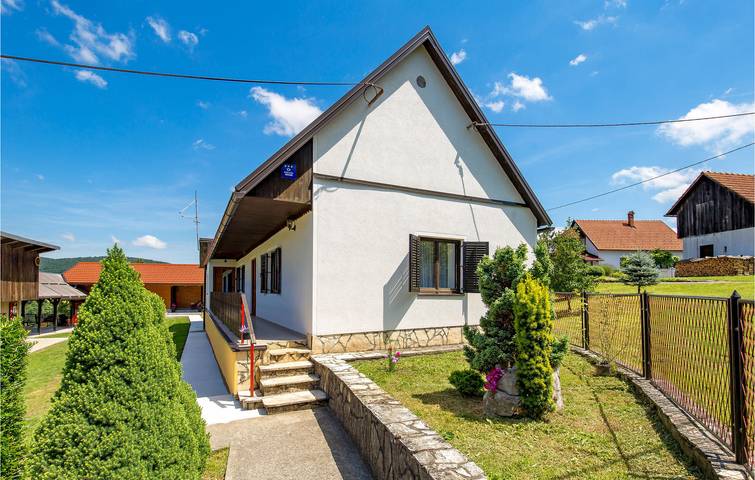 Gemütliche 75 m² große Wohnung mit WLAN, Waschmaschine, Klimaanlage, Parkplatz und Terrasse in Primorje-Gorski Kotar