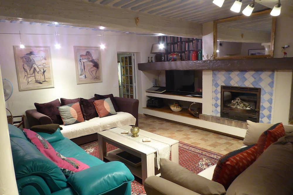 Country Villa 'Mas' in the Heart of Provence, 4bed, 4bath with Ac in Rognonas, Arles region